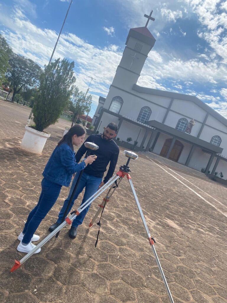 Levantamento topográfico em Mariluz para avançar na regularização fundiária